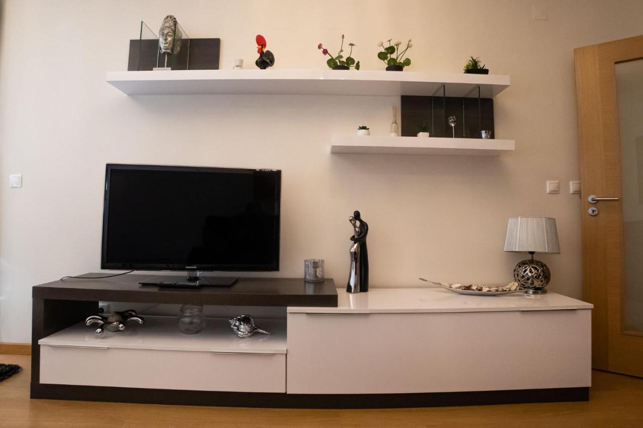 Lovely Apartment Near Airport And Nations Park, With Garage Loures Esterno foto