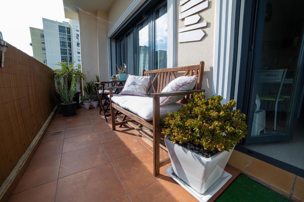 Lovely Apartment Near Airport And Nations Park, With Garage Loures Esterno foto
