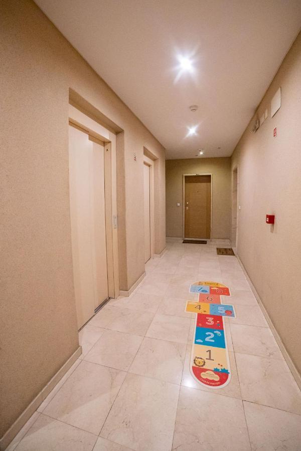 Lovely Apartment Near Airport And Nations Park, With Garage Loures Esterno foto