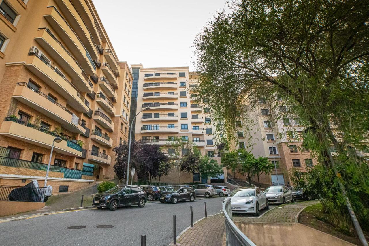 Lovely Apartment Near Airport And Nations Park, With Garage Loures Esterno foto