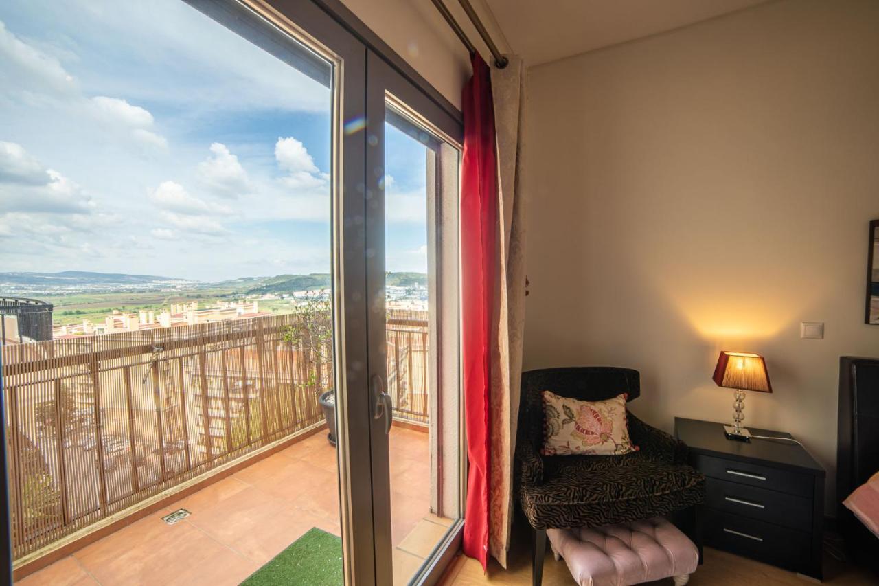 Lovely Apartment Near Airport And Nations Park, With Garage Loures Esterno foto