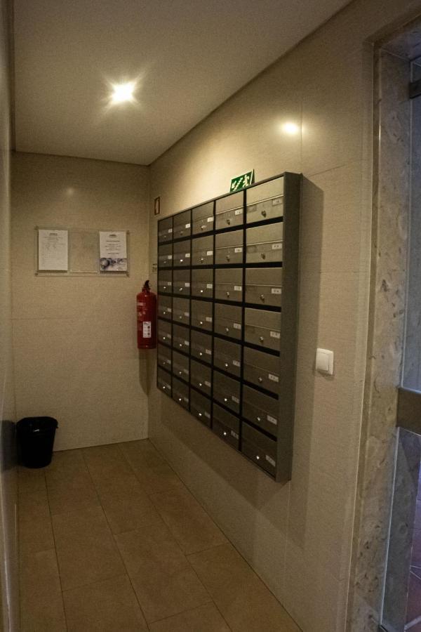 Lovely Apartment Near Airport And Nations Park, With Garage Loures Esterno foto