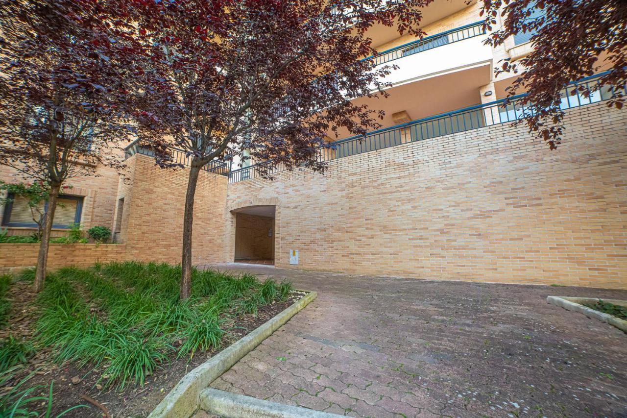 Lovely Apartment Near Airport And Nations Park, With Garage Loures Esterno foto